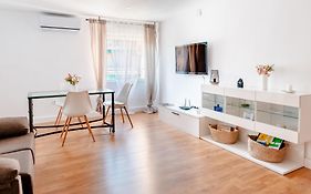Reformado y muy tranquilo junto a Puente Romano, 3Hab, aire acondicionado y WiFi